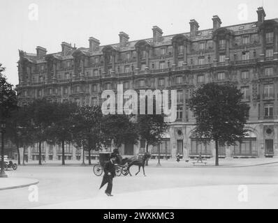 Hôtel Elysee Palace, vue de face depuis l'avenue des champs Elysées, Paris France CA. 1918 Banque D'Images