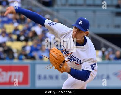 Los Angeles, États-Unis. 31 mars 2024. Le lanceur débutant des Los Angeles Dodgers, Gavin Stone, livre. Lors de la quatrième manche contre le produit Louis Cardinals au Dodger Stadium de Los Angeles le dimanche 31 mars 2024. Photo de Jim Ruymen/UPI crédit : UPI/Alamy Live News Banque D'Images