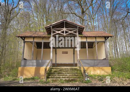 Adolf-Weygandt-Hütte, Schutzhütte, Rabendgrund, Wald, Wiesbaden, Hessen, Deutschland Banque D'Images