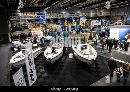 Gothenburg, Suède - 11 février 2024 : bateaux exposés au salon nautique de Gothenburg Banque D'Images