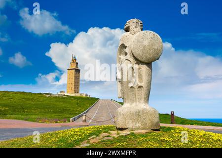 Statue de Breogan, le mythique roi celtique de Galice situé près de la Tour d'Hercule, A Coruna, Galice, Espagne Banque D'Images