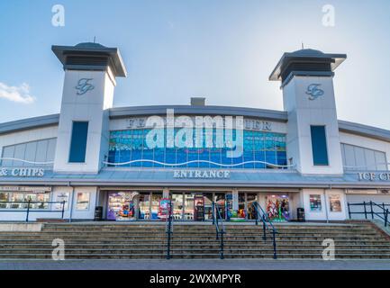 La jetée de Felixstowe construite à l'origine en 1905, après une reconstruction majeure, cette nouvelle jetée a ouvert ses portes en août 2017. Suffolk Royaume-Uni. Février 2024 Banque D'Images