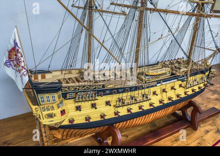 Maquette du galion dans l'exposition des instruments nautiques du musée naval dans la ville de Carthagène, région de Murcie, Espagne, Europe. Banque D'Images