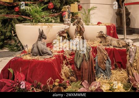 Tradition de la naissance de Jésus à Noël avec la scène de la nativité à l'intérieur de la mairie de la ville de Carthagène, région de Murcie, Espagne, Europe. Banque D'Images