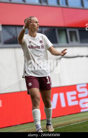 Munich, Allemagne. 31 mars 2024. Klara Bühl (FC Bayern München, 17) ; DFB-Pokal Frauen - jeu FC Bayern München contre Eintracht Frankfurt am 31.03.24 à München (FC Bayern Campus, München, Allemagne) - LES RÈGLEMENTS DFB/DFL INTERDISENT TOUTE UTILISATION DE PHOTOGRAPHIES COMME SÉQUENCES D'IMAGES ET/OU QUASI-VIDÉO - crédit : Tim Bruenjes/Alamy Banque D'Images