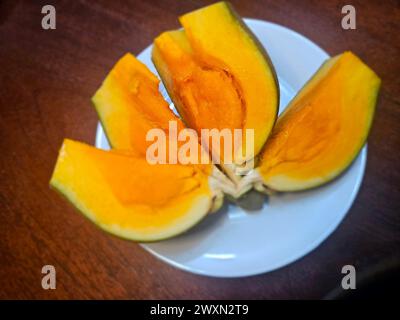 Mamey sapote (Pouteria sapota) de la forêt tropicale péruvienne Banque D'Images