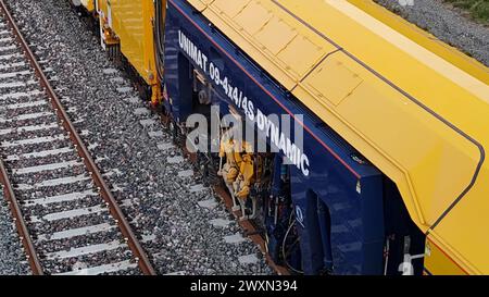 Vue aérienne d'un train jaune à la gare EWR de Winslow Banque D'Images
