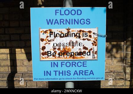 Cookham, Berkshire, Royaume-Uni. 1er avril 2024. Une alerte aux inondations est en place pour la Tamise à Cookham, Maidenhead, Berkshire après de fortes pluies ces derniers jours. Crédit : Maureen McLean/Alamy Live News Banque D'Images