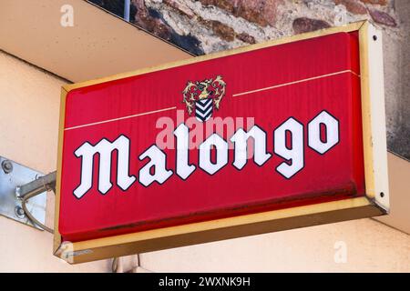 Roanne, France - 31 mai 2020 : logo Malongo sur un mur. Malongo est une marque française spécialisée dans l'importation de café Banque D'Images