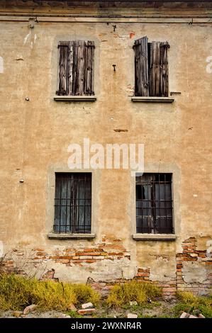 Détails d'une ancienne maison paysanne en basse-Romagne Banque D'Images