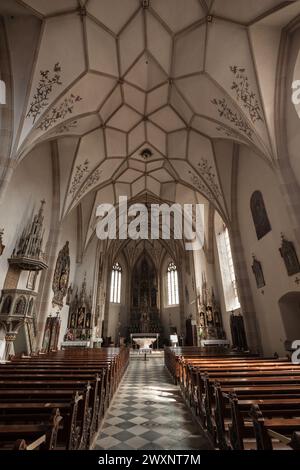 Vue intérieure de l'architecture de l'église de Villandro à Val Isarco, Italie Banque D'Images