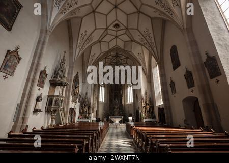Vue intérieure de l'architecture de l'église de Villandro à Val Isarco, Italie Banque D'Images