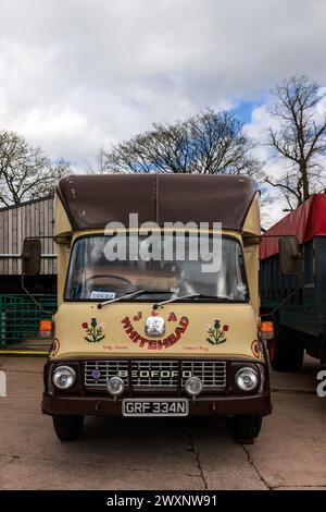 Bedford TK Box Van à Brough. Rallye de Pâques Cumbria 2024. Banque D'Images