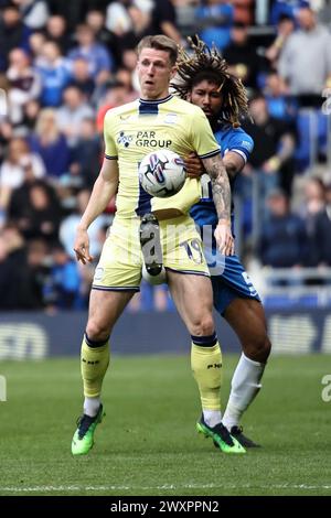 Birmingham, Royaume-Uni. 01st Apr, 2024. St Andrew's Stadium St Andrew's Stadium Birmingham City milieu de terrain Jordan James (19 ans) le défenseur de Birmingham City Dion Sanderson (5 ans) lors du match EFL Sky Bet Championship entre Birmingham City et Preston North End au St Andrew's Stadium, Birmingham, Angleterre, le 1er avril 2024. (Andy Shaw/SPP) (Andy Shaw/SPP) crédit : SPP Sport Press photo. /Alamy Live News Banque D'Images