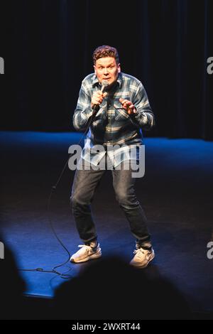 Copenhague, Danemark. 27 mars 2024. Le comédien islandais Ari Eldjarn interprète son spectacle retour de l'islandais à Brême à Copenhague. (Crédit photo : Gonzales photo - Frederikke Jensen). Banque D'Images