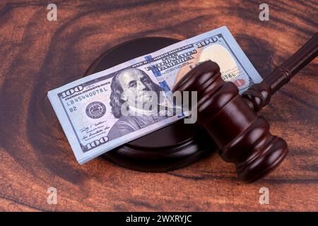 Dollars américains, Gavel et Block Banque D'Images