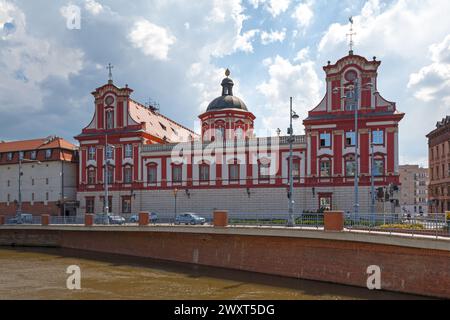 L'Ossolineum ou Institut national Ossoliński (polonais : Zakład Narodowy im. Ossolińskich, ZNiO) est une fondation à but non lucratif située dans la ville ce Banque D'Images