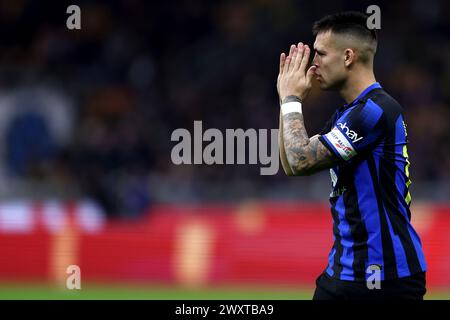 Milan, Italie. 01st Apr, 2024. Lautaro Martinez du FC Internazionale fait des gestes lors du match de football Serie A entre le FC Internazionale et l'Empoli FC au Stadio Giuseppe Meazza le 1er avril 2024 à Milan Italie . Crédit : Marco Canoniero/Alamy Live News Banque D'Images