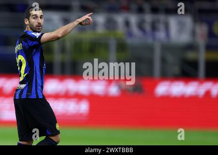 Milan, Italie. 01st Apr, 2024. Henrikh Mkhitaryan du FC Internazionale fait des gestes lors du match de Serie A entre le FC Internazionale et l'Empoli FC au Stadio Giuseppe Meazza le 1er avril 2024 à Milan Italie . Crédit : Marco Canoniero/Alamy Live News Banque D'Images