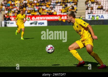 Fredrikstad, Norvège, 1er avril 2024. Fredrik Bjørkan de Bodø/Glimt sur le ballon dans le match Eliteserien entre Fredrikstad et Bodø/Glimt au stade Fredrikstad. Crédit : Frode Arnesen/Alamy Live News Banque D'Images