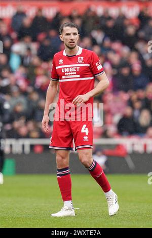 Middlesbrough, Royaume-Uni. 01st Apr, 2024. Le milieu de terrain Dan Barlaser (4) de Middlesbrough pendant le match du Middlesbrough FC v Sheffield mercredi FC Sky Bet EFL Championship au Riverside Stadium, Middlesbrough, Angleterre, Royaume-Uni le 1er avril 2024 Credit : Every second Media/Alamy Live News Banque D'Images