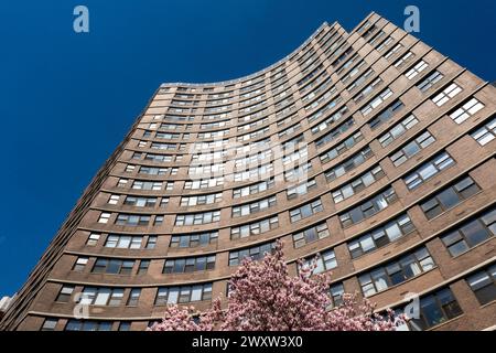 225 E. 36th fourni est un immeuble résidentiel de luxe à Murray Hill 2024, New York City, États-Unis Banque D'Images