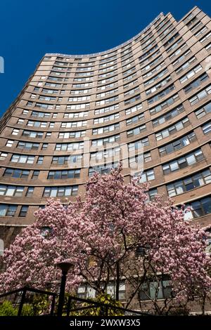 225 E. 36th fourni est un immeuble résidentiel de luxe à Murray Hill 2024, New York City, États-Unis Banque D'Images