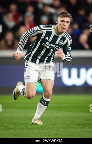 LONDRES, Royaume-Uni - 30 mars 2024 : Rasmus Hojlund de Manchester United lors du match de premier League entre Brentford FC et Manchester United FC au Banque D'Images