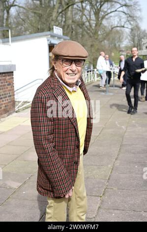 Claus Theo Gärtner BEI der Großen Saisoneröffnung - Pferderennen auf der Rennbahn Hoppegarten. Berlin, 31.03.2024 Banque D'Images