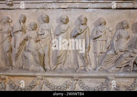 Sarcophage avec couvercle, IIe siècle, Éphèse, Musée archéologique, Istanbul, Turquie Banque D'Images