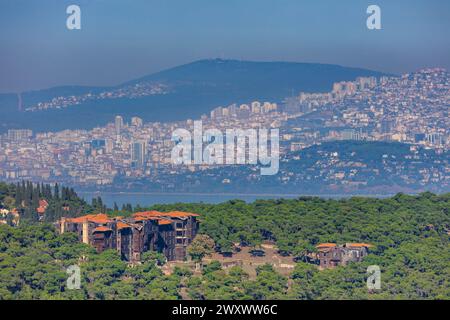 Vue de la partie asiatique d'Istanbul depuis les îles des Princes, Adalar, Istanbul, Turquie Banque D'Images