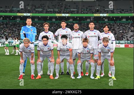 Tokyo, Japon. 29 mars 2024. Formation du groupe de l'équipe Kyoto Sanga FC avant le match de Ligue J1 2024 entre Tokyo Verdy 2-2 Kyoto Sanga FC au stade Ajinomoto à Tokyo, Japon, le 29 mars 2024. Crédit : AFLO/Alamy Live News Banque D'Images