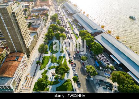 Vue aérienne de Docks Station et Waldemar Henrique Square à Belem City au nord du Brésil Banque D'Images