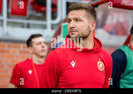 Lodz, Pologne. 01st Apr, 2024. Daniel Mysliwiec entraîneur de Widzew vu lors du match de la Ligue PKO Ekstraklasa polonaise entre Widzew Lodz et Korona Kielce au stade municipal de Widzew Lodz. Score final : Widzew Lodz vs Korona Kielce 3:1. (Photo de Mikolaj Barbanell/SOPA images/Sipa USA) crédit : Sipa USA/Alamy Live News Banque D'Images