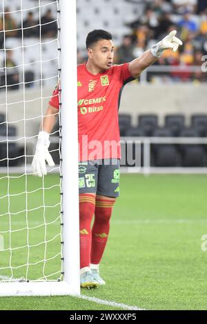 Columbus, Ohio, États-Unis. 2 avril 2024. Le gardien de Tigres UNAL Felipe RodrÃ-guez (25) contre l'équipage de Columbus dans leur match à Columbus, Ohio. Brent Clark/Cal Sport Media/Alamy Live News Banque D'Images
