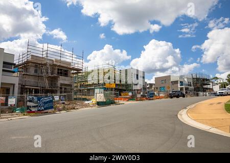 De nouvelles maisons sont construites à Kellyville, banlieue de Hills Shire à Sydney, où la demande de logements est importante, Sydney, Nouvelle-Galles du Sud, Australie, 2024 Banque D'Images