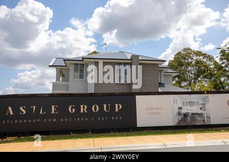 De nouvelles maisons sont construites à Kellyville, banlieue de Hills Shire à Sydney, où la demande de logements est importante, Sydney, Nouvelle-Galles du Sud, Australie, 2024 Banque D'Images