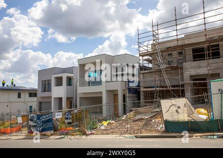 De nouvelles maisons sont construites à Kellyville, banlieue de Hills Shire à Sydney, où la demande de logements est importante, Sydney, Nouvelle-Galles du Sud, Australie, 2024 Banque D'Images