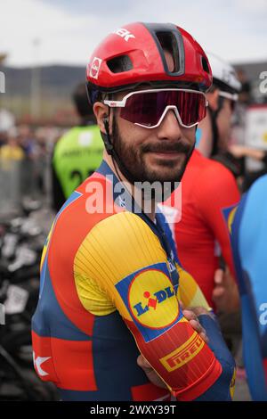 Kanbo, Espagne. 02 avril 2024. Julien Bernard de Lidl-Trek lors de l'Itzulia pays Basque 2024, épreuve cycliste, étape 2 Irun - Kanbo, le 2 avril 2024 à Kanbo, Espagne - photo Laurent Lairys/DPPI crédit : DPPI Media/Alamy Live News Banque D'Images