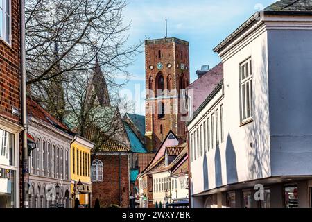 Ville médiévale avec la cathédrale centrale au Danemark Banque D'Images