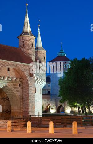 Le barbican gothique, Cracovie, Pologne Banque D'Images