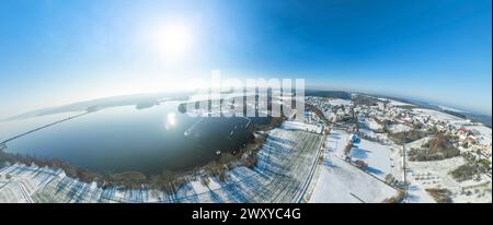 Vue hivernale de la région d'Absberg sur le lac Kleiner Brombachsee en moyenne Franconie Banque D'Images