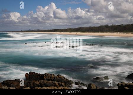 Vue de la plage de Cudgera vers le sud depuis Hastings point Lookout, Nouvelle-Galles du Sud, Australie Banque D'Images