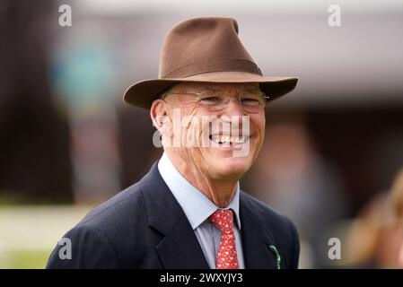 Photo du dossier datée du 19-05-2023 de John Gosden, dont le cheval Mahboob peut faire deux victoires sur deux dans les conseils pour chaque course à raceday-ready.com enjeux novices à Lingfield. Date d'émission : mercredi 3 avril 2024. Banque D'Images
