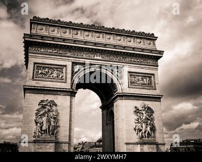 Paris. Arc de Triomphe sur la place Charles de Gaulle. Ile de France. France. Europe Banque D'Images