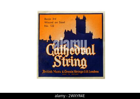 Pack de cordes de banjo Cathedral String isolé sur fond blanc Banque D'Images