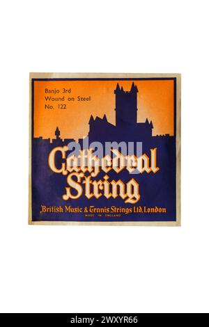 Pack de cordes de banjo Cathedral String isolé sur fond blanc Banque D'Images