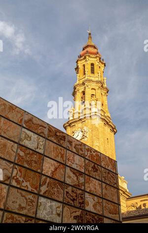 Espagne, Saragosse (Saragosse) : clocher de la cathédrale du Sauveur (espagnol : Catedral del Salvador) ou la Seo de Saragosse Banque D'Images