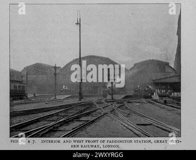 FACE OUEST DE LA GARE DE PADDINGTON, GREAT WESTERN RAILWAY, LONDRES. De l'article GRANDES GARES FERROVIAIRES D'ANGLETERRE. Par Thomas Cargill. Tiré de l'Engineering Magazine consacré au progrès industriel volume XVI octobre 1898 - mars 1899 The Engineering Magazine Co Banque D'Images