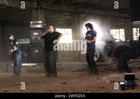 Milan Italie 07/05/2003 : Linea 77 , groupe de metal alternatif italien, pendant les coulisses photographiques du clip de la chanson “Fantasma” Banque D'Images